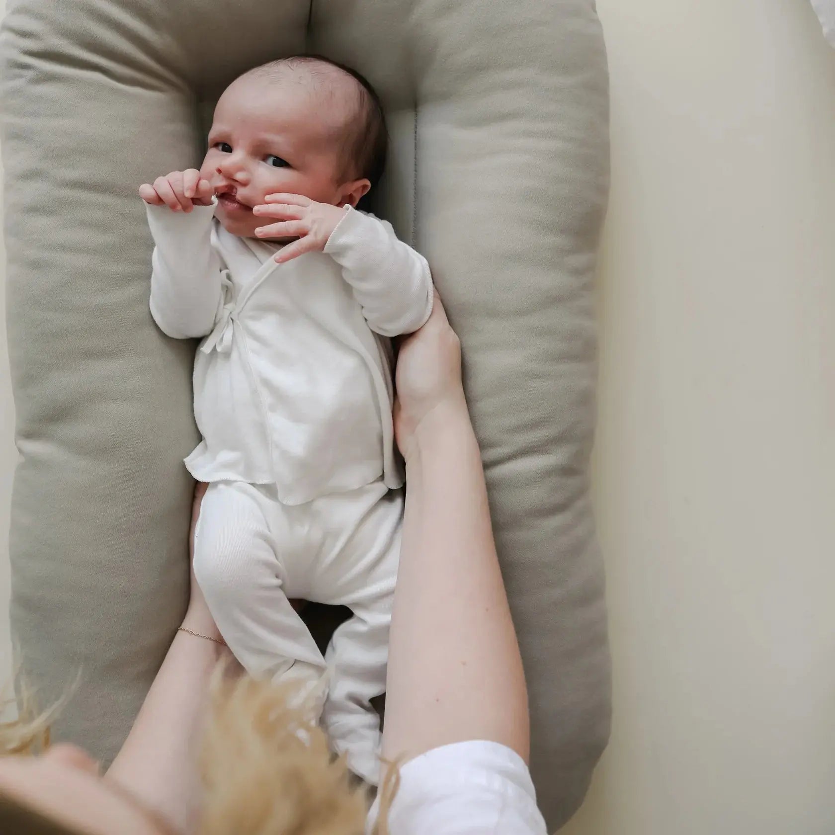 Bubbly Baby Lounger | Cozy Newborn Infant Design for 0-9 Months 3