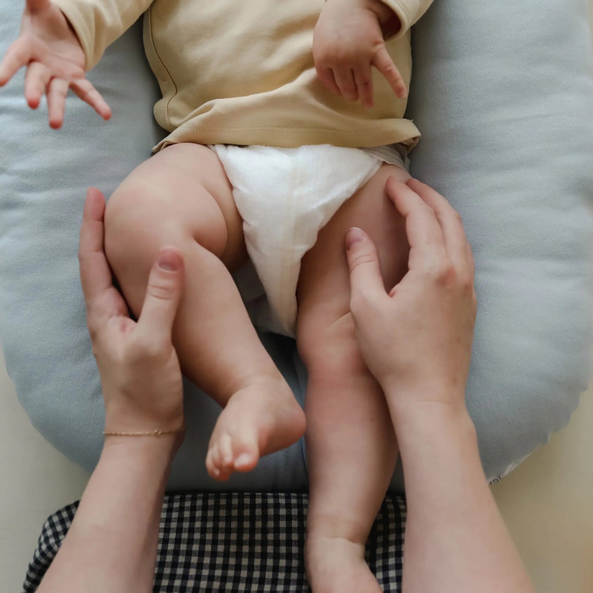 Bubbly Baby Lounger | Cozy Newborn Infant Design for 0-9 Months 6